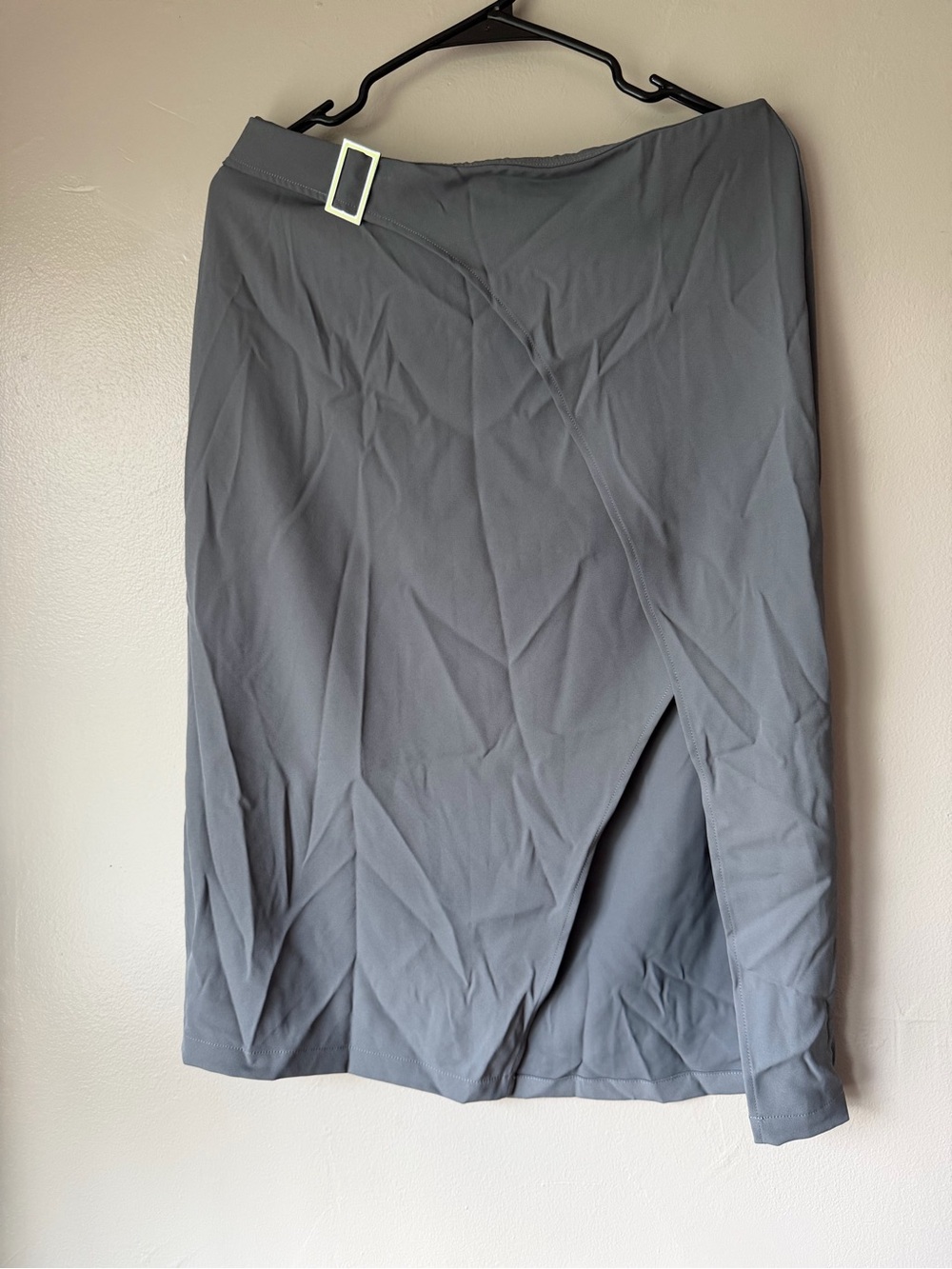 Halara Women’s Gray Midi Skirt with Side Slit and Buckle size medium